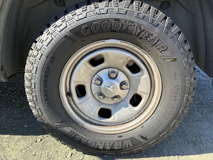 2016-dodge-1500-image-17