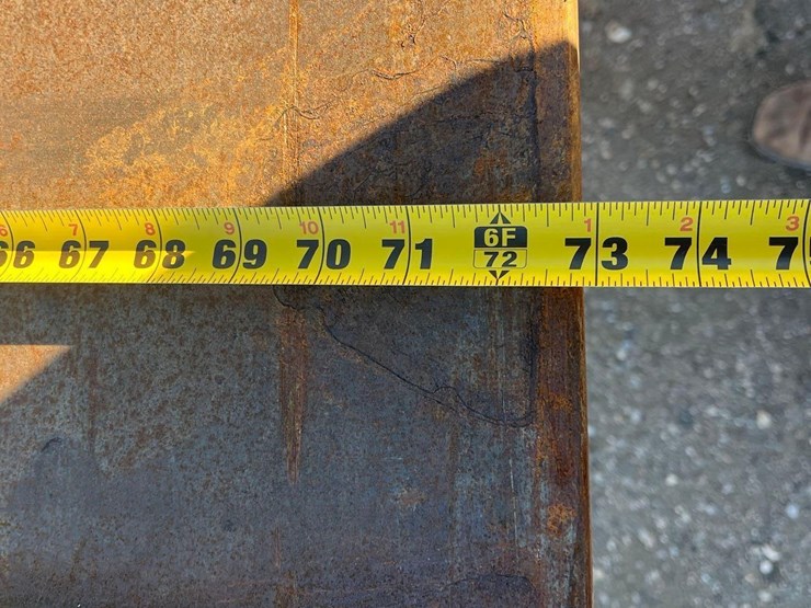 steel-table-with-vice-image-9