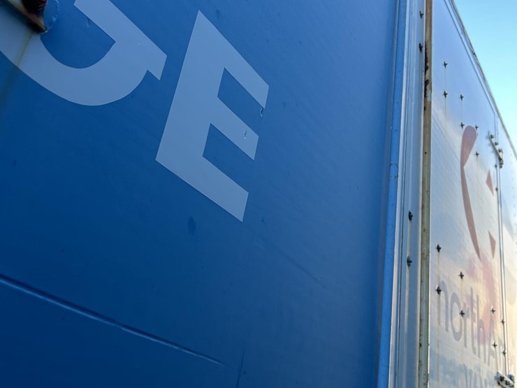 2015-volvo-f6-image-43