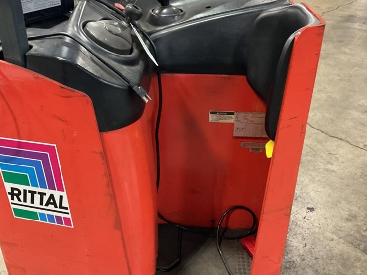 (inv.51024)-toyota-7bncu20-forklift,-4000-lbs-capacity,-2-stage-mast,-48"-forks,-side-shift,-36-v-image-5