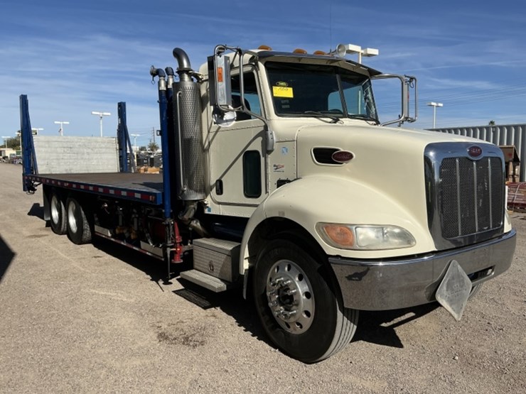 2007-peterbilt-335-image-4