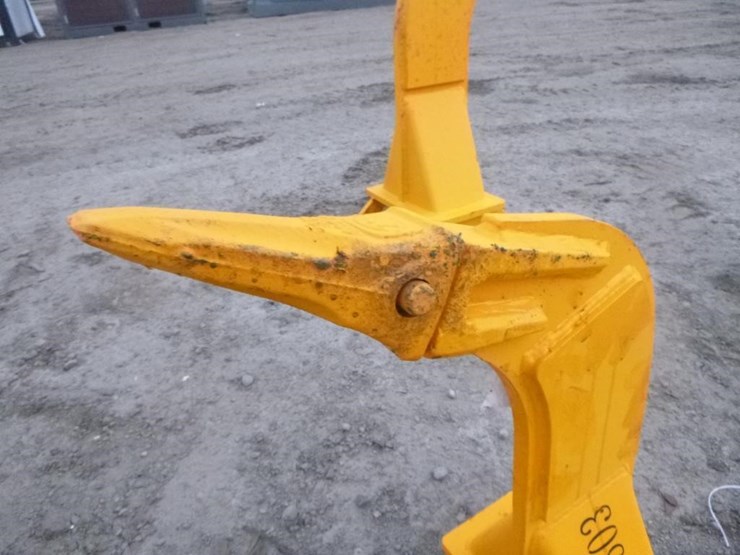 caterpillar-303-image-6