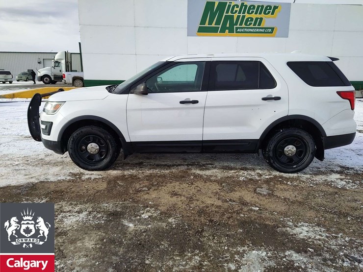 2016-ford-explorer-image-6