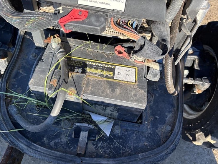 2017-new-holland-workmaster-40-image-44