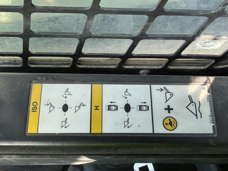 2021-bobcat-t64-image-14