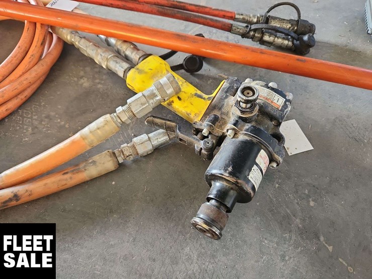 2008-freightliner-m2-106-image-54