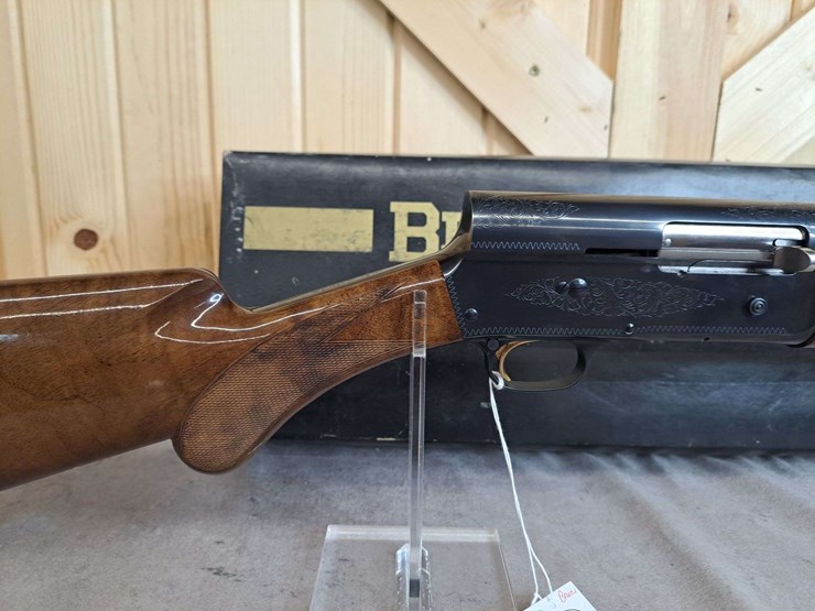 browning-light-twenty-20-gauge-a5-semiauto-shotgun-image-5