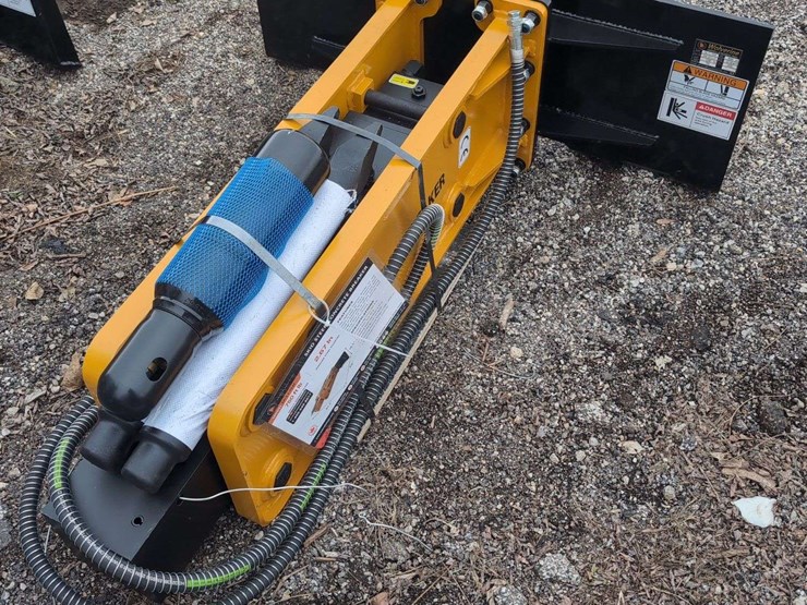 wolverine-skid-steer-concrete-breaker---cb-11-750f-image-1