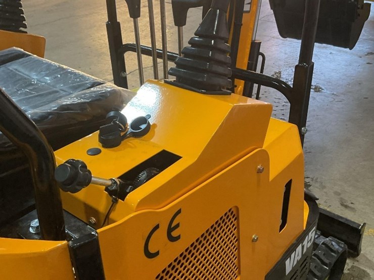 (inv.50012)-new-unused-miva-va15-mini-excavator,-13.5-hp-gas-engine,-aux.-hydraulics,-15"-bucket,-image-4