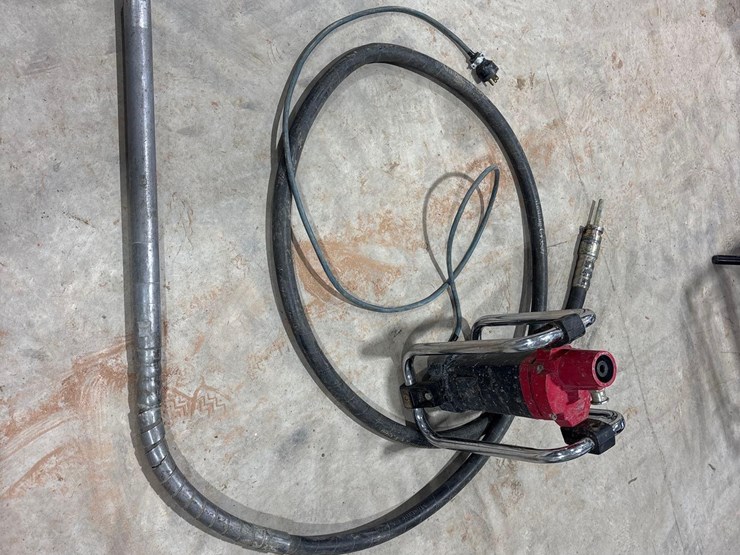 mustang-cv3500-concrete-vibrator-image-3