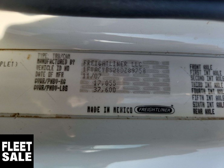 2008-freightliner-m2-106-image-55