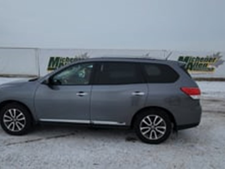 2015-nissan-pathfinder-image-5