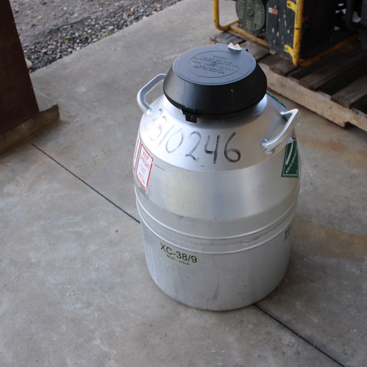 #1033 • Livestock Semen Tank