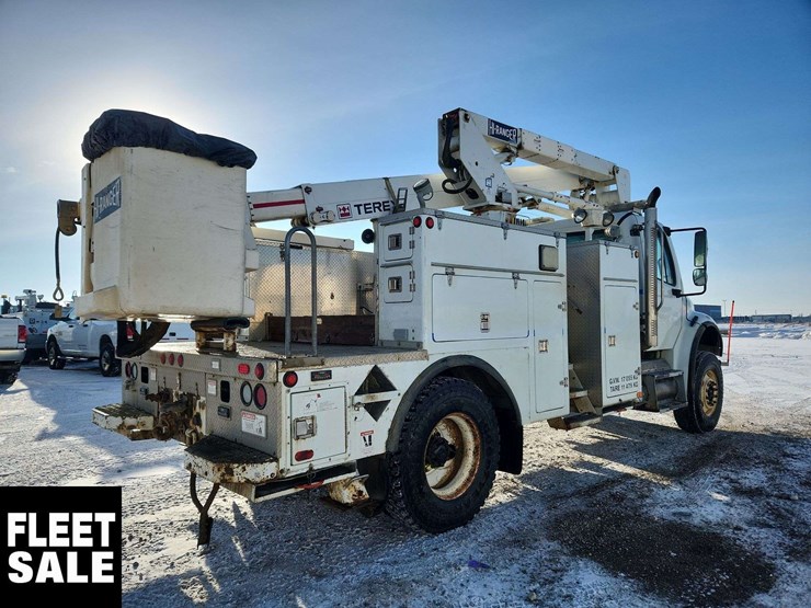 2008-freightliner-m2-106-image-4