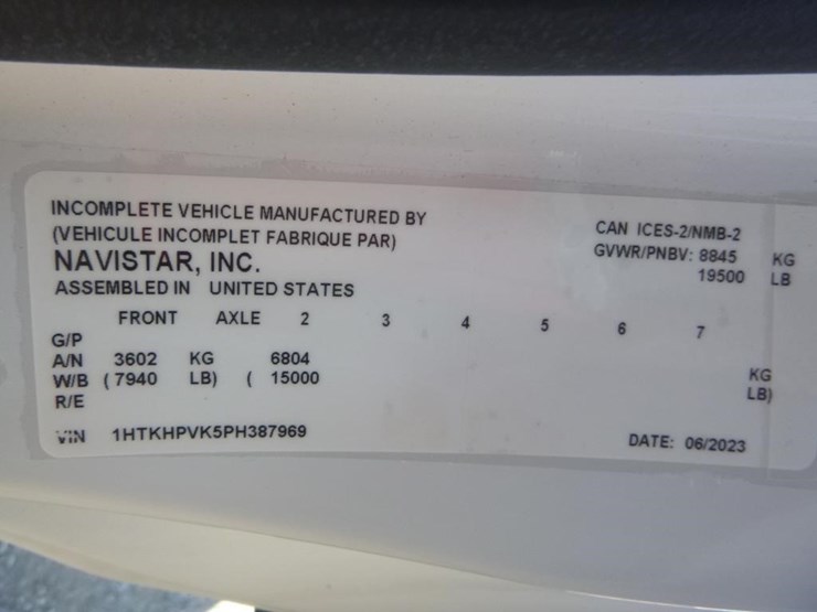 2023-chevrolet-silverado-5500hd-image-26