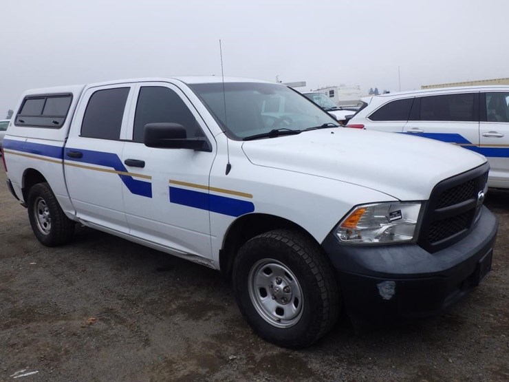 2016-dodge-1500-image-2