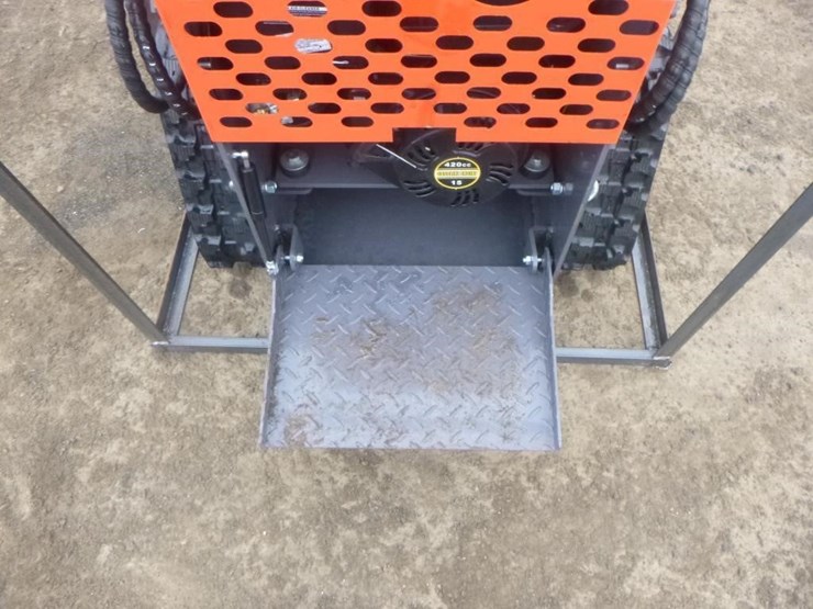 2025-agt-ysrt14-skid-steer-track-loader-image-11