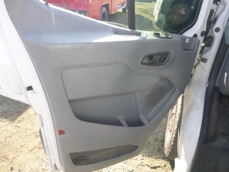 2019-ford-transit-image-18