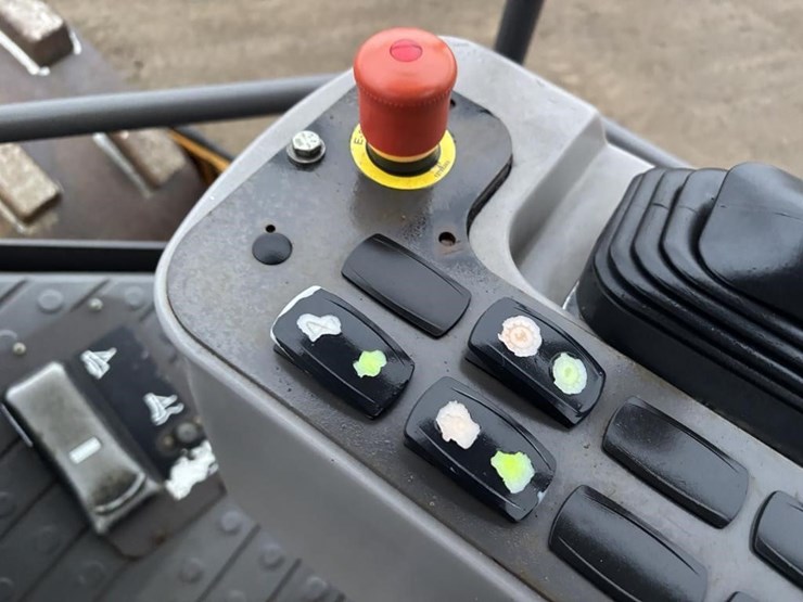 2013-volvo-sd75-image-26