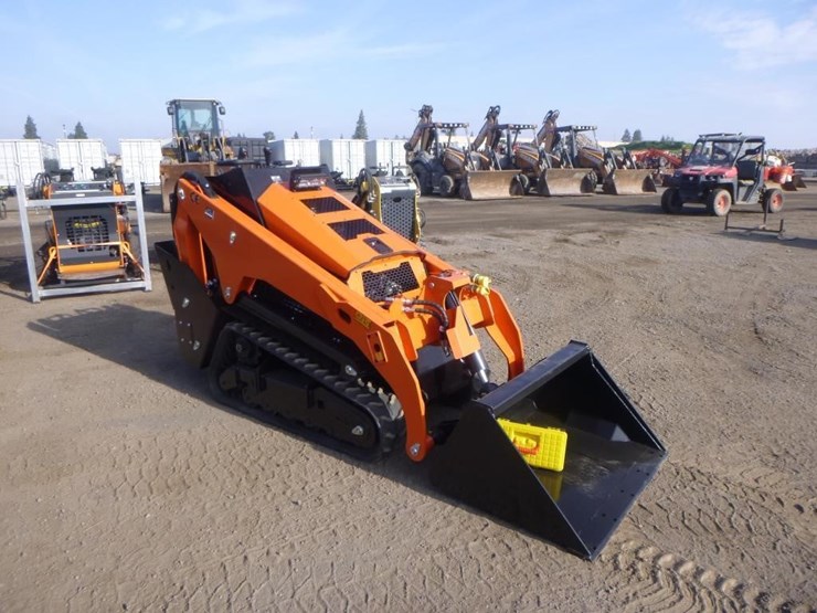 2025-sdlool-v1000-skid-steer-track-loader-image-2