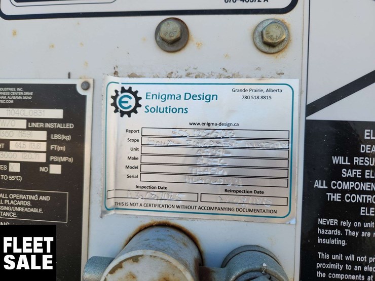 2004-freightliner-m2-106-image-34