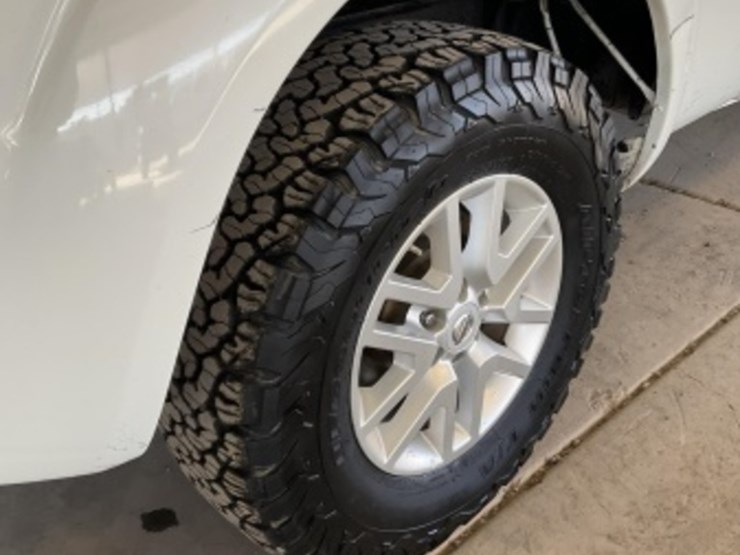 2017-nissan-frontier-image-8