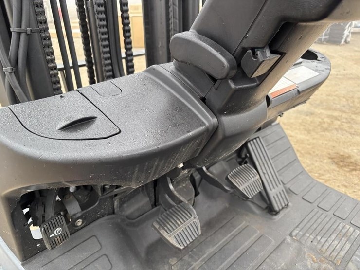 2008-toyota-8fgcu20-image-20