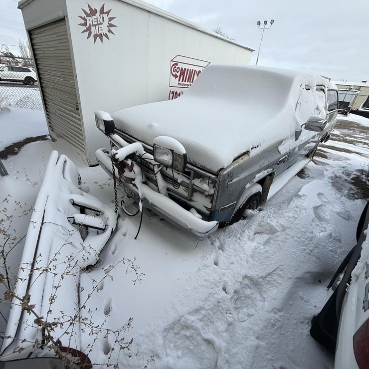 1983 CHEVROLET SUBURBAN