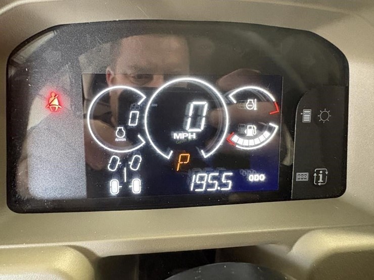 2024-john-deere-gator-image-15