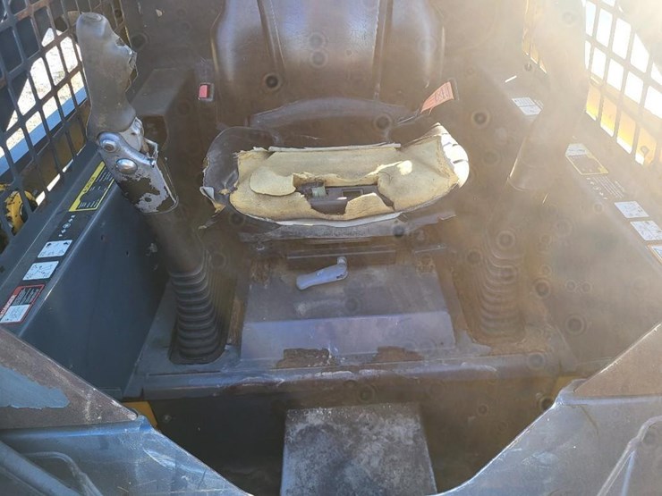 2018-deere-314g-image-40