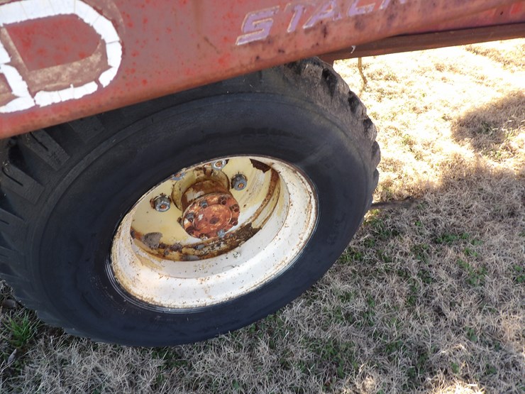 1977-new-holland-1049-image-9