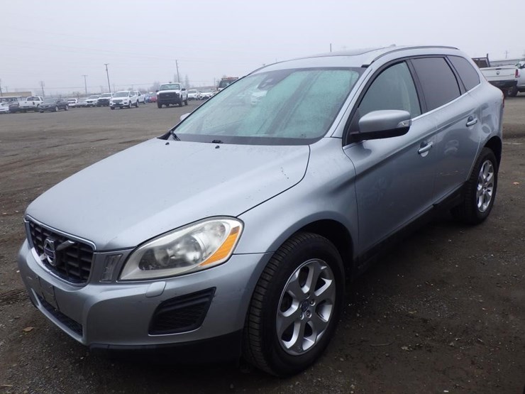 2013-volvo-xc60-image-1