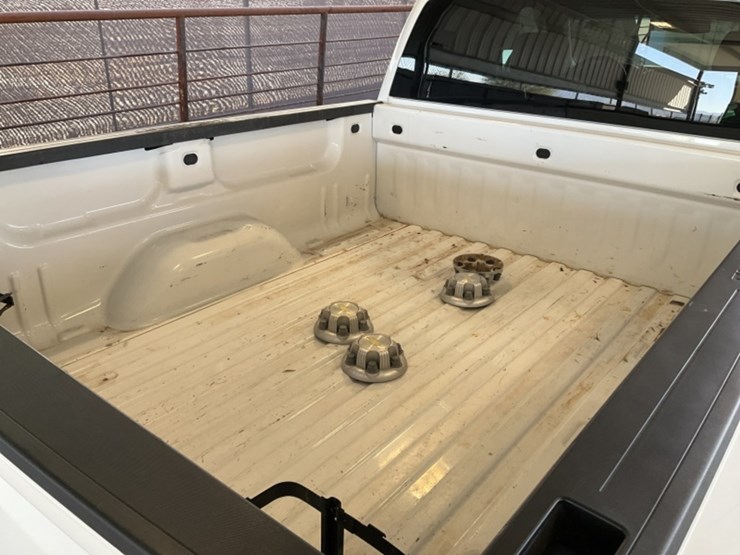 2017-chevrolet-silverado-1500-image-9