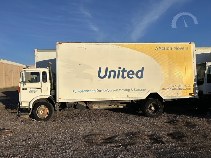 2016-volvo-f613-image-18