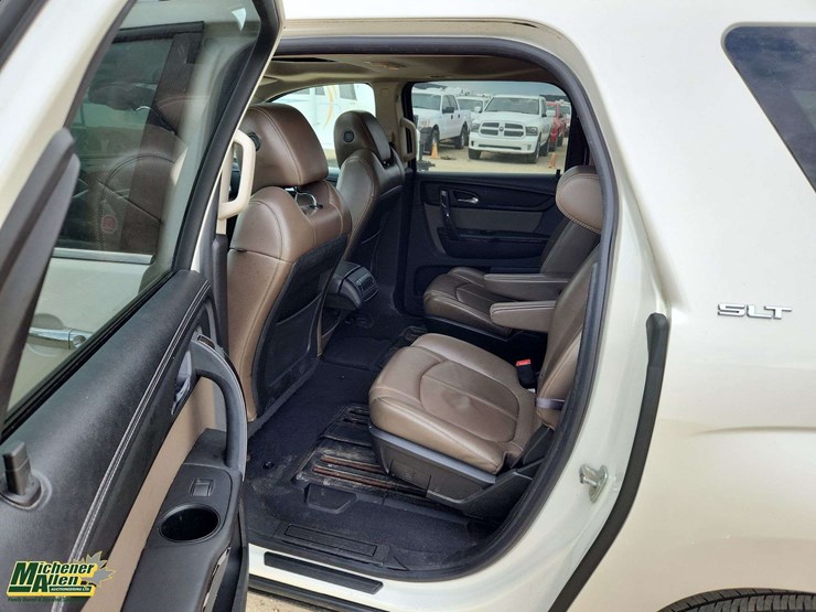 2013-gmc-acadia-slt-image-13