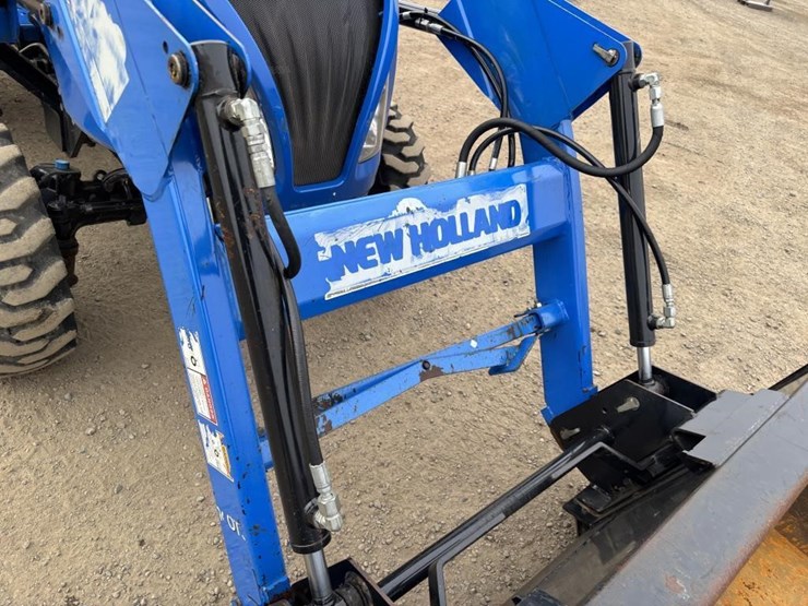 2017-new-holland-workmaster-40-image-12