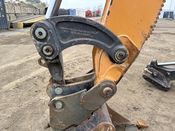 2018-case-580sn-image-20