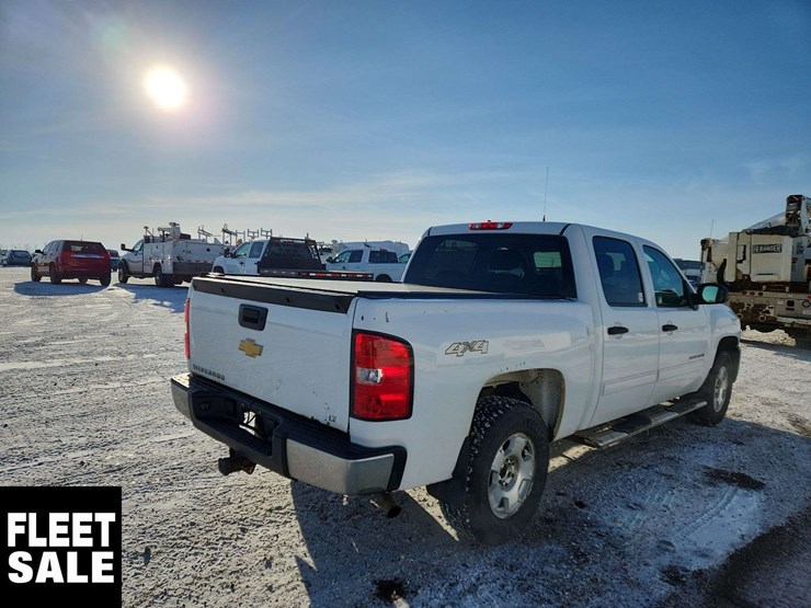 2013-chevrolet-silverado-1500-lt-image-3