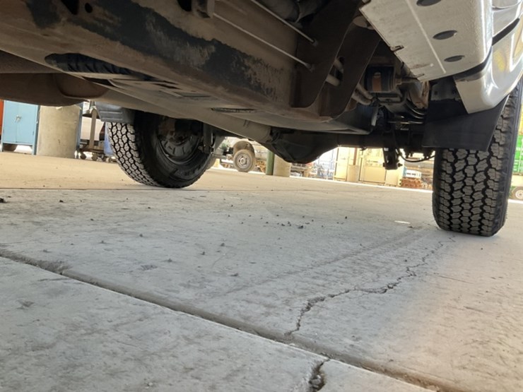 2017-chevrolet-silverado-1500-image-25