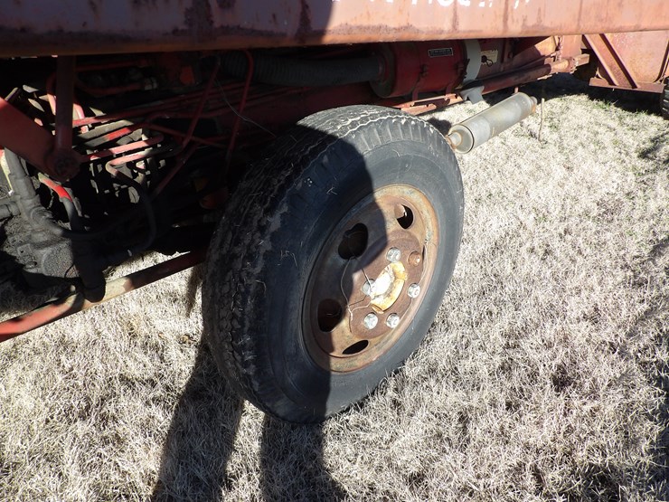 1977-new-holland-1049-image-15