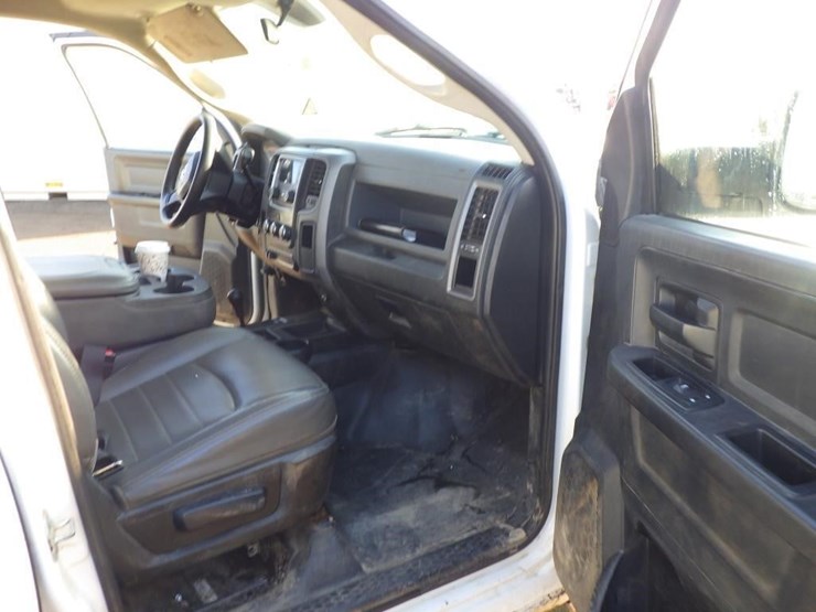 2015-dodge-2500-image-6