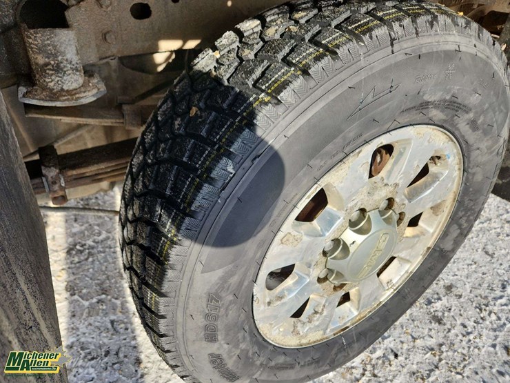 2013-gmc-sierra-3500hd-image-30