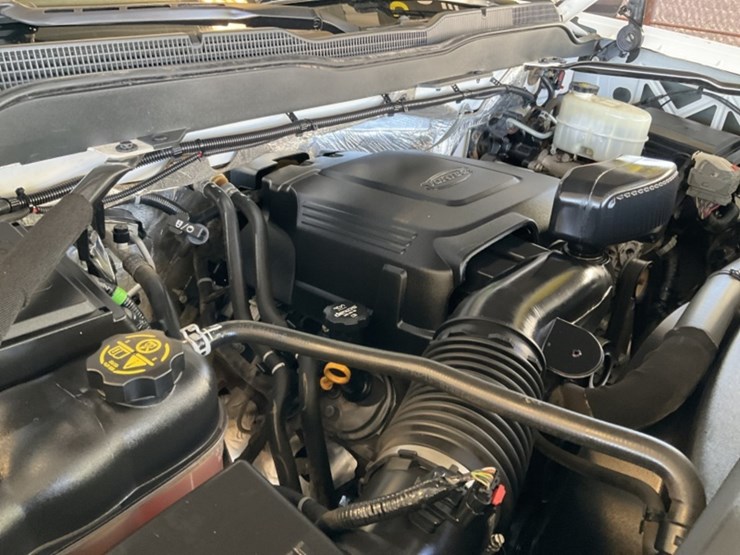 2016-chevrolet-silverado-2500-image-13