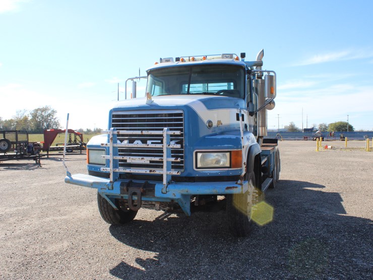 2007-mack-cl713-image-3