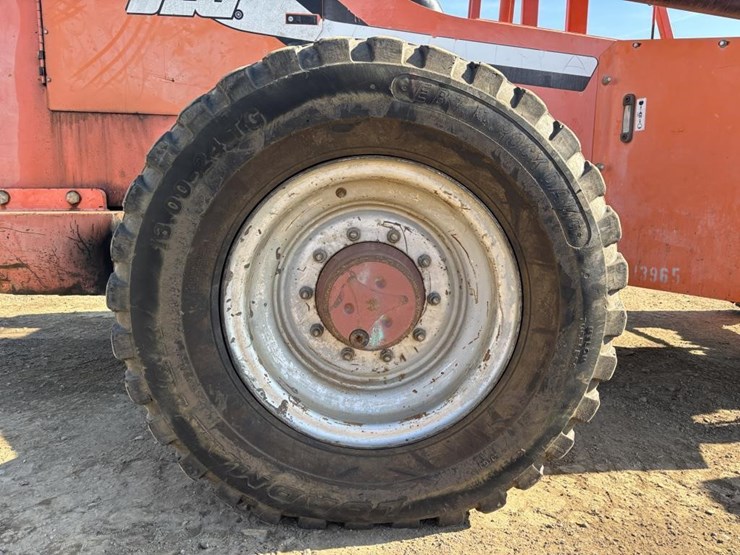 2005-jlg-8042-image-19