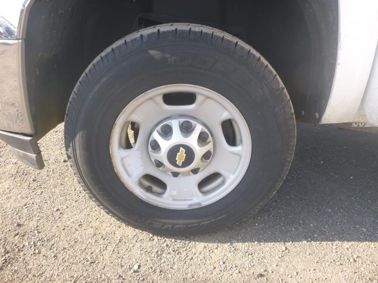 2011-chevrolet-2500-image-19