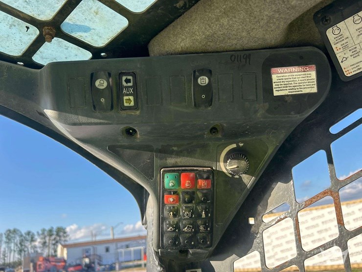 2020-deere-333g-image-13