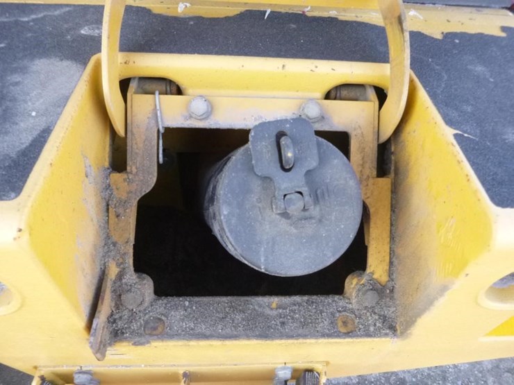 2005-deere-624j-image-33