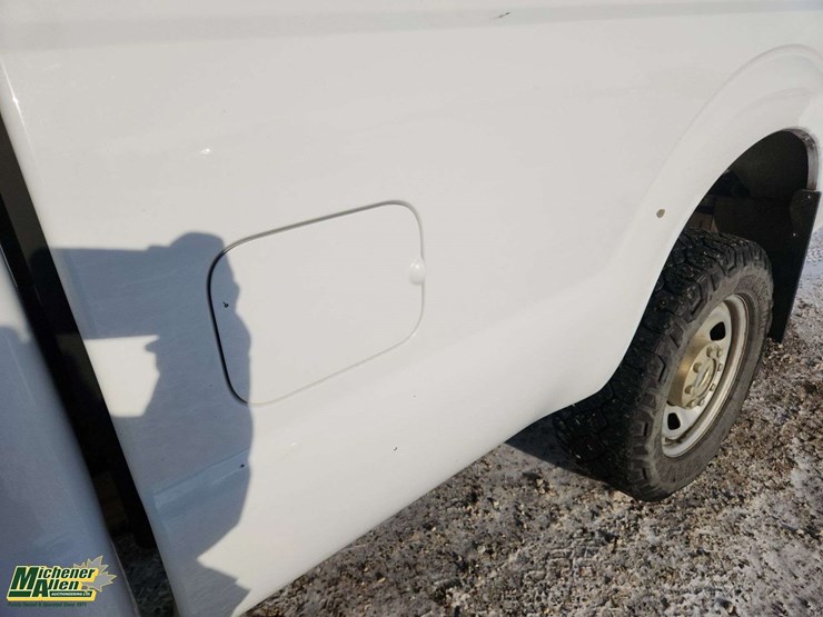 2015-ford-f350-sd-image-41