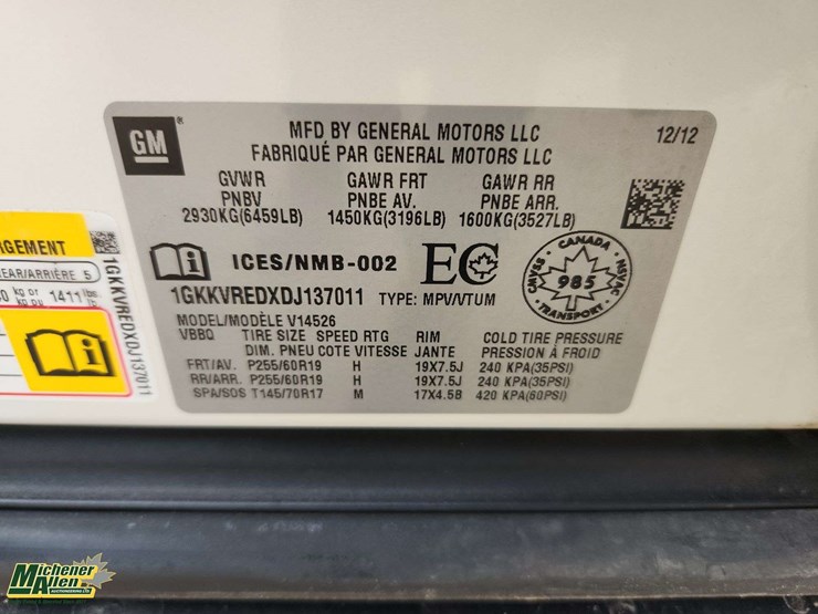 2013-gmc-acadia-slt-image-31